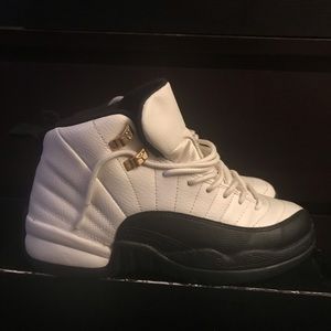 Air Jordan 12 taxi